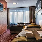 デルタ 3*