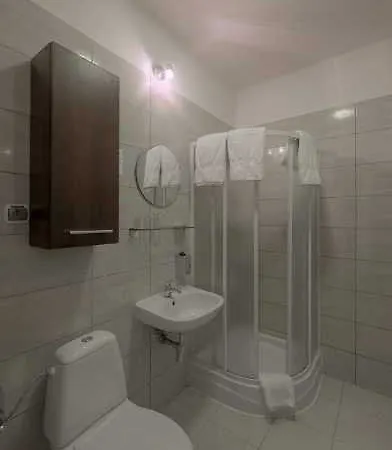 Delta מלון 3*